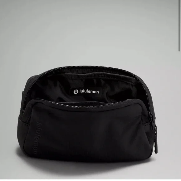 NWT Lululemon Mini Belt Bag in Black - Picture 4 of 10